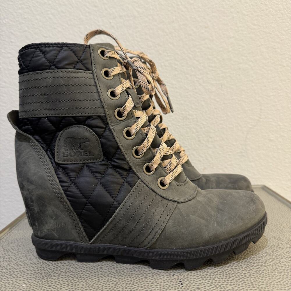 Sorel Lexie Boots Women's 9 Gray Black Nubuck Quilted Hidden Wedge Lug Booties